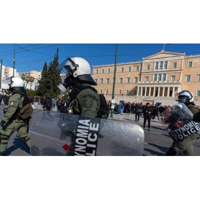 Detenido un hombre de 89 años, acusado de herir a cinco personas durante un tiroteo en el centro de Atenas