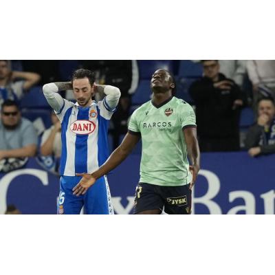 Dmitrovic salva un punto para el Espanyol ante el Levante