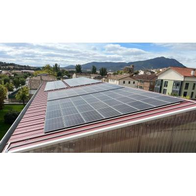 ¿Puedo negarme a pagar mi parte si instalan placas solares en mi comunidad de vecinos?