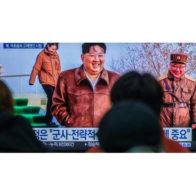 Kim Jong-un celebra que sus soldados se suiciden en Ucrania como acto de lealtad suprema