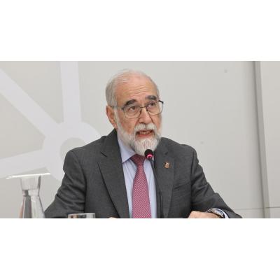 Domínguez se reúne con los jefes de servicio del Hospital Universitario de Navarra, con los que seguirá negociando sus demandas