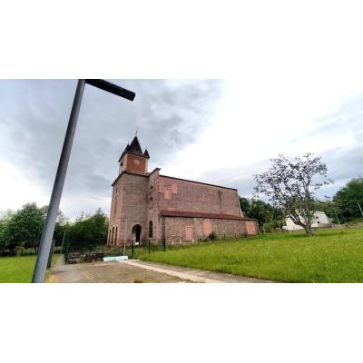 Un paso más para el derribo de la iglesia del Colegio de Lecároz