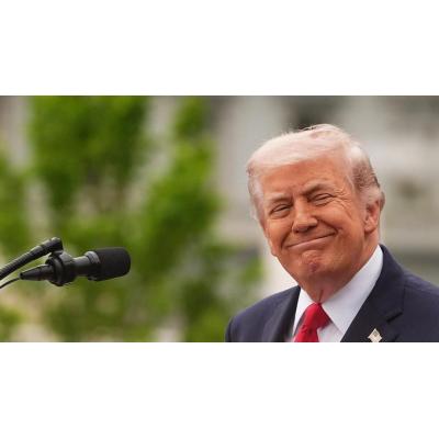 Estados Unidos planea lanzar pasaportes exclusivos con la cara de Trump