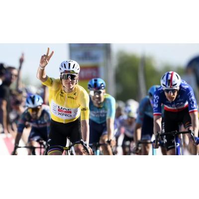 Pogacar gana al esprint y mantiene el liderato del Tour de Romandía