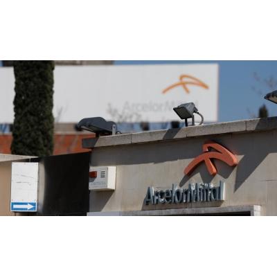 ArcelorMittal recorta un 28,6% su beneficio hasta marzo, pero eleva sus ingresos un 4,4%