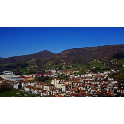 Herido de pronóstico reservado un hombre de 81 años tras sufrir una caída cuanto estaba talando en Leitza