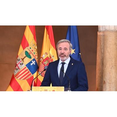 Jorge Azcón tiende la mano en busca de acuerdos al jurar como presidente de Aragón