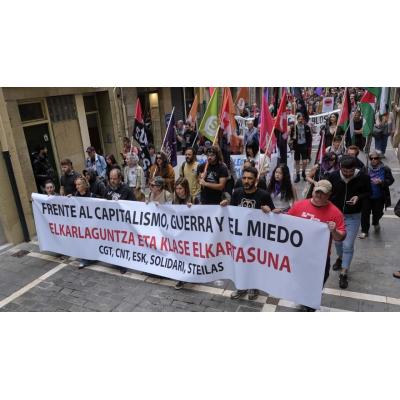 Fotos de la manifestación de CGT, CNT, Steilas, ESK y Solidari por el 1 de mayo en Pamplona