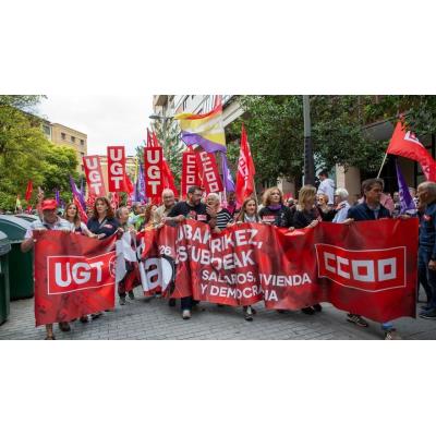 Fotos de la manifestación de UGT y CCOO por el 1 de mayo en Pamplona