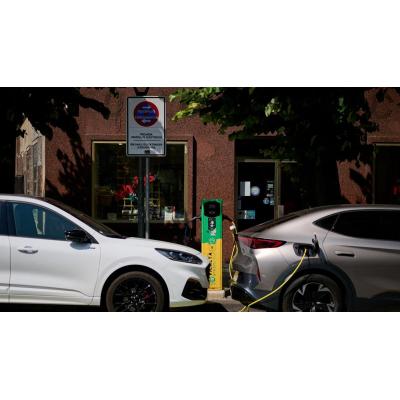 Ya se pueden solicitar las ayudas de 5.000 euros para la compra de un coche 100% eléctrico