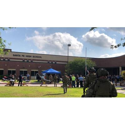 Heridas cinco personas, incluidos cuatro menores, en un apuñalamiento en un instituto en Washington
