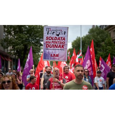 Fotos de la manifestación de LAB por el 1 de mayo