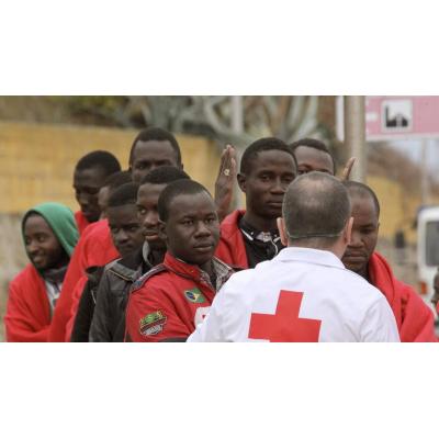 Hallan el cadáver de un migrante en aguas del litoral de Ceuta