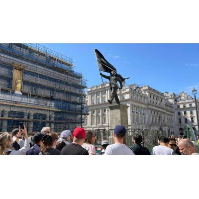 Banksy confirma la autoría de una estatua aparecida en el centro de Londres