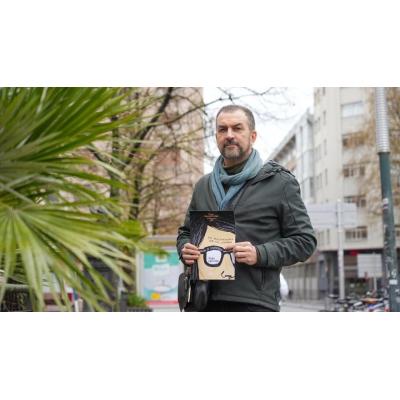 "El problema no es la edad, es haber aprendido a vivirla como insulto"