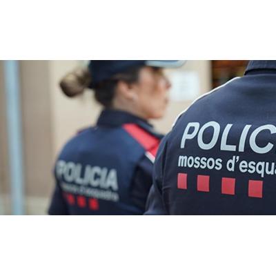 Detenido un menor por apuñalar mortalmente a un hombre en plena calle en Barcelona