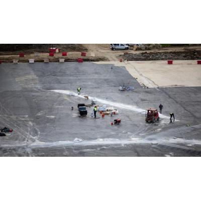 Fotos de las obras en la zona ajardinada sobre la estación de autobuses de Pamplona