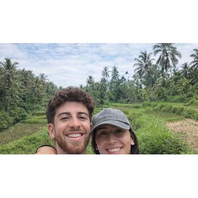 Dos jóvenes pamploneses, emprendedores en el paraíso de Indonesia