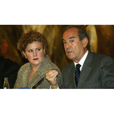 La vida de Carlos Garaikoetxea, en imágenes