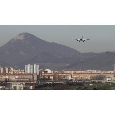 Cancelados dos vuelos entre Madrid y Pamplona