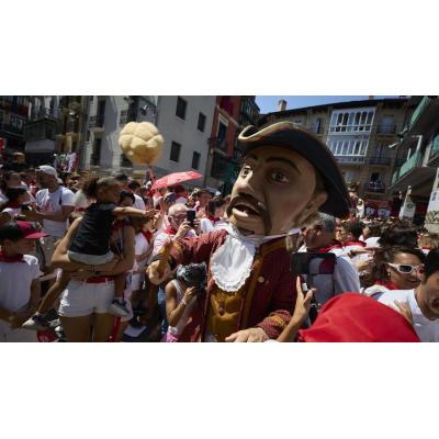 Pamplona destina 111.000 euros para las salidas de la Comparsa de Gigantes y Cabezudos