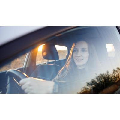 ¿Jóvenes al volante? Ojo con el seguro