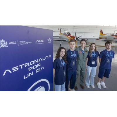 Un navarro, entre los 30 aspirantes a "astronautas por un día" que harán un vuelo de microgravedad en la Academia General del Aire
