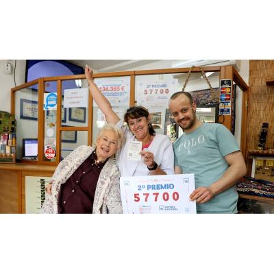 La alegría del premio compartido: "Mi ilusión era repartir dinero entre mucha gente"