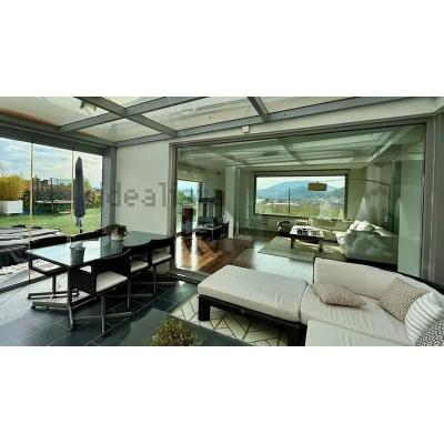 A la venta un moderno chalé de líneas rectas y más de 500 m2 en la comarca de Pamplona