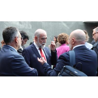 Chivite no niega los problemas en el sistema sanitario pero mantiene al consejero de Salud en el cargo