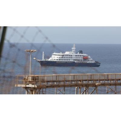 Sanidad asevera que la cuarentena no puede hacerse en el crucero: "No es un lugar adecuado"