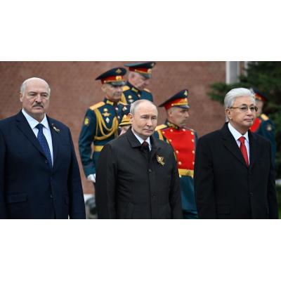 Putin conmemora el "heroísmo soviético" del Día de la Victoria como inspiración para sus fuerzas en Ucrania