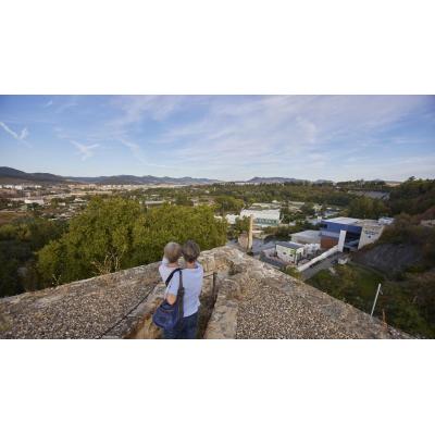 ¿Desde cuándo tiene Pamplona la propiedad de las murallas?