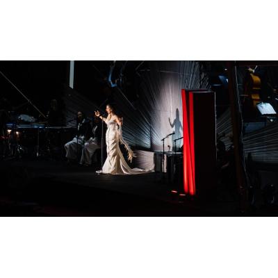 Rosalía pone música al 'último atraco' de Berlín en Sevilla