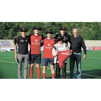 El Aoiz homenajea a Koldo Cía, colaborador del club y su cronista desde hace 38 años