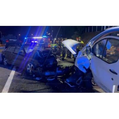 Cuatro heridos, tres graves, en un choque frontal en la M40 en una persecución policial
