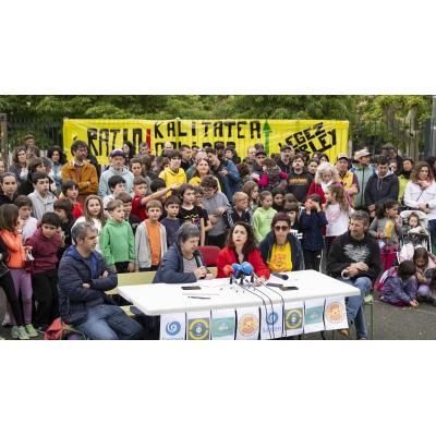 Las escuelas públicas de Navarra presentan una iniciativa legislativa para reducir los ratios en todos los niveles