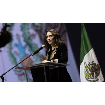 Ayuso acusa al Gobierno de "abandonarla" en México y Moncloa replica que no pidió protección