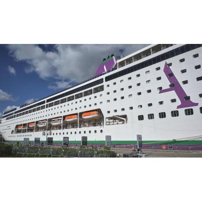 Confirman un brote de gastroenteritis en el crucero de Burdeos con 1.700 personas confinadas