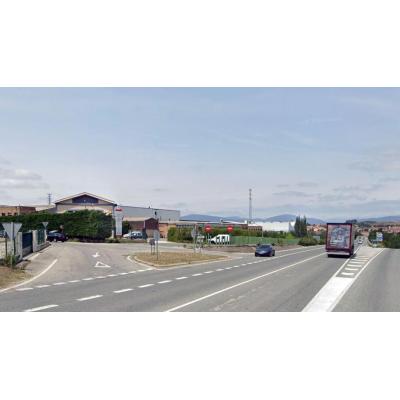 Un hombre sufre quemaduras en un incendio en una nave de gestión de residuos en Salinas de Pamplona
