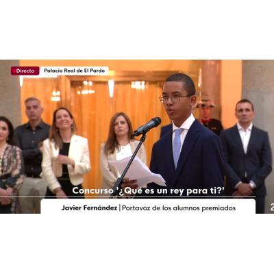 "La primera vez que subí a un atril para hablar en público fue un fracaso. Encendí el botón, acomodé el micrófono, miré a la gente... y me quedé en blanco"