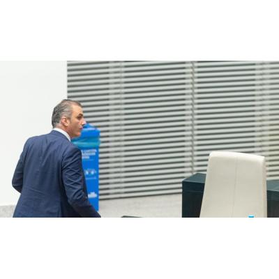 Vox mantiene a Ortega Smith en su grupo del Congreso un mes después de su expulsión, aunque sin actividad parlamentaria