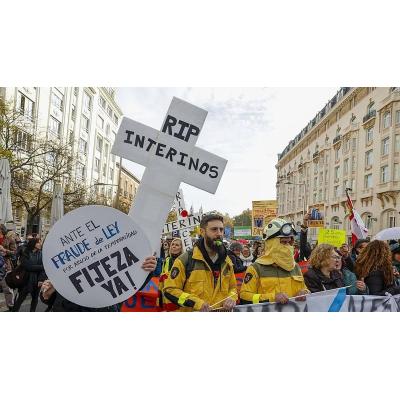 Los interinos vuelven a denunciar su situación de abuso ante Bruselas