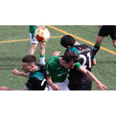 El Pamplona golpea primero