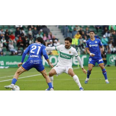 El Elche se gana la permanencia y aplaza el sueño europeo del Getafe