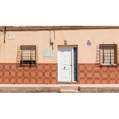 Un joven mata a sus padres y hiere a cuatro personas, entre ellas dos bebés, en El Ejido