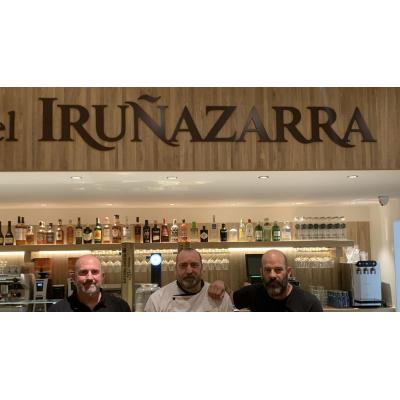 Iruñazarra, el clásico del Casco Viejo de Pamplona que inaugura restaurante en el barrio de San Juan
