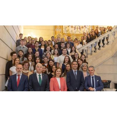 65 estudiantes de la Universidad de Navarra reciben las becas Global de Caja Rural de Navarra y FEUN