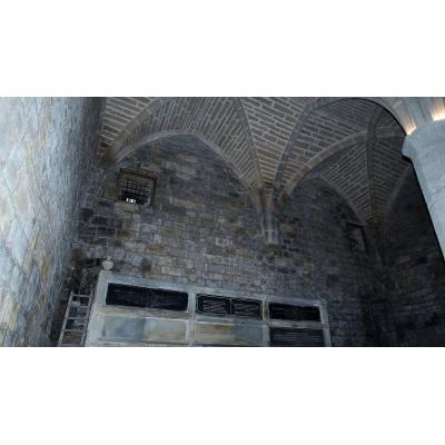 Comprar en el Casco Antiguo de Pamplona tiene regalo: visitar las entrañas de la Catedral