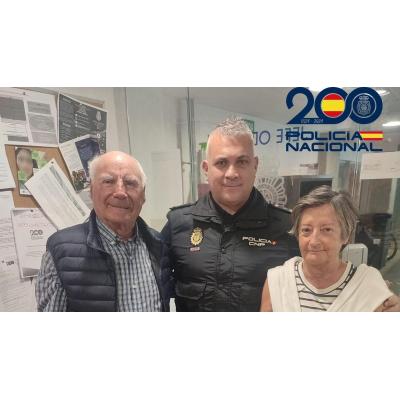 Un policía nacional destinado en Pamplona salva a un hombre que se estaba atragantando en una gasolinera de Teruel